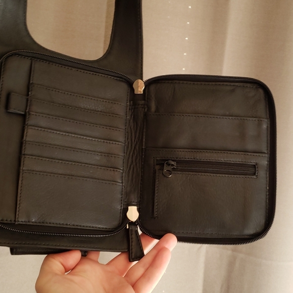 SOLD 🎁50% off  Crossbody purse - Picture 2 of 4